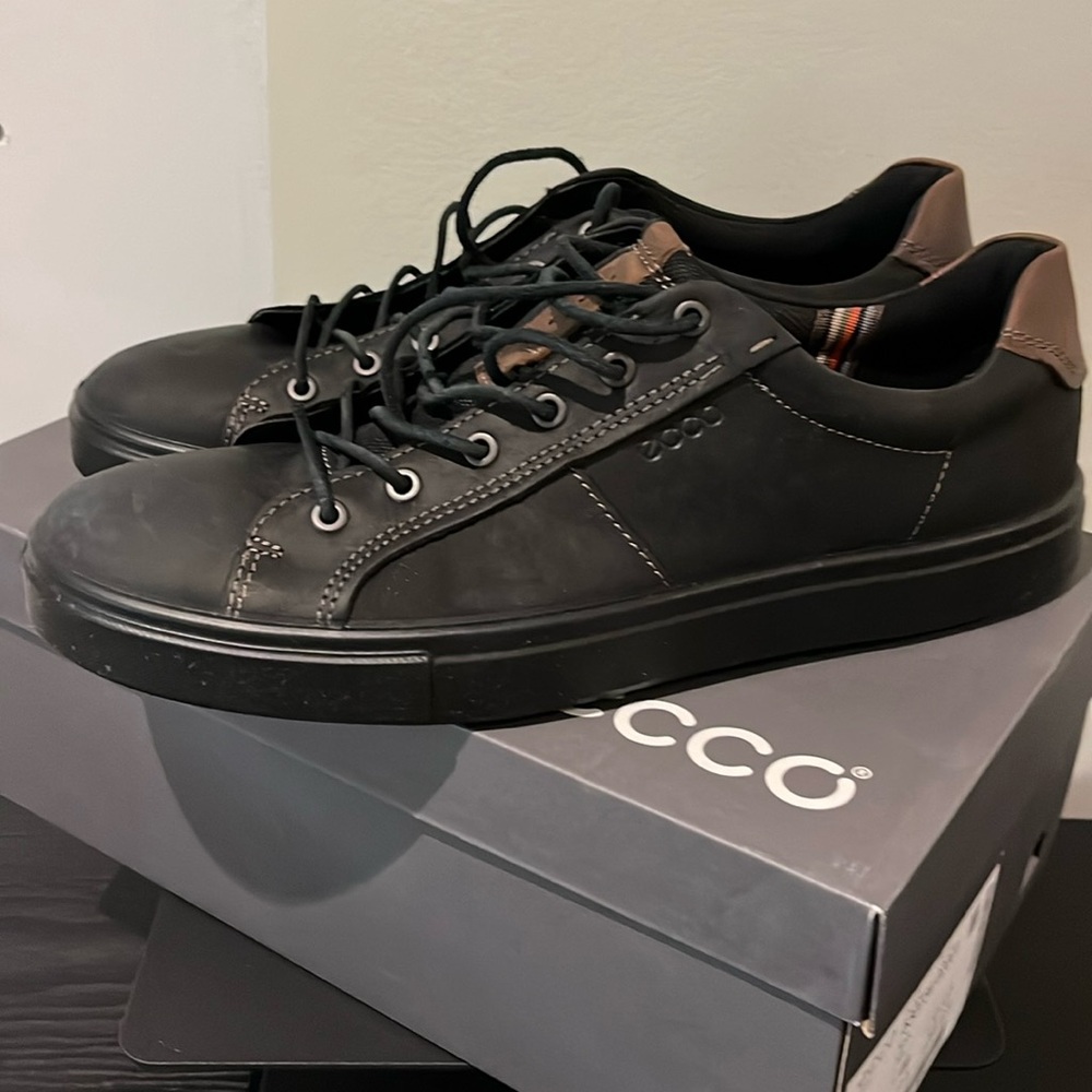 Brand new in box ECCO men’s Kyle retro sneaker